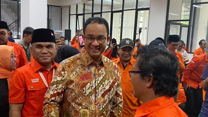 Anies Baswedan di Markas Ormas Gerakan Rakyat, Jalan Ampera, Jakarta Selatan