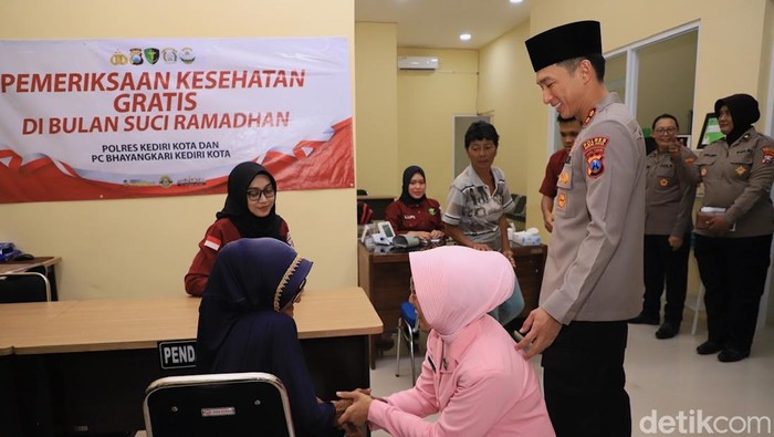 Bakti kesehatan Polres Kediri Kota