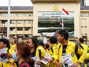 Mahasiswi UI yang Coret-coret Serban Polwan di Mabes Polri Minta Maaf