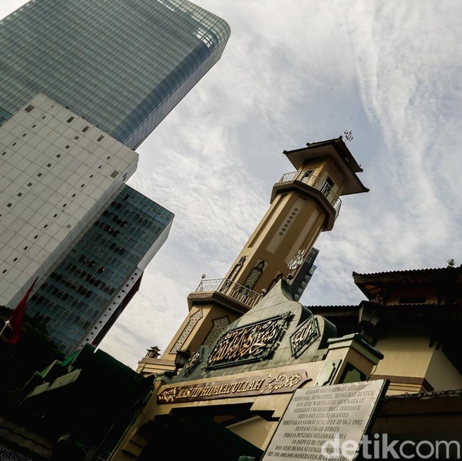 Berusia 279 Tahun, Masjid Ini Berdiri Kokoh di Antara Gedung Jakarta