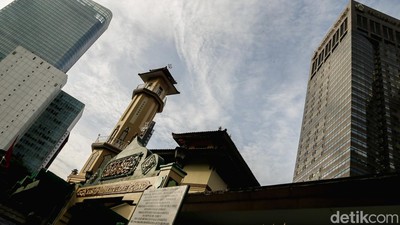 Berusia 279 Tahun, Masjid Ini Berdiri Kokoh di Antara Gedung Jakarta