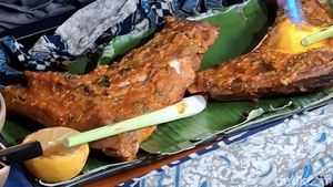 Video Buka Puasa Mewah dengan Chicken Shawarma hingga Kunafa Cheesecake