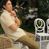 El Rumi juga tampak hadir. Meski tak ditemani calon istrinya, Syifa Hadju, El tetap menikmati jalannya acara bersama para sahabat. Foto: Instagram/@ranggazlaksmana