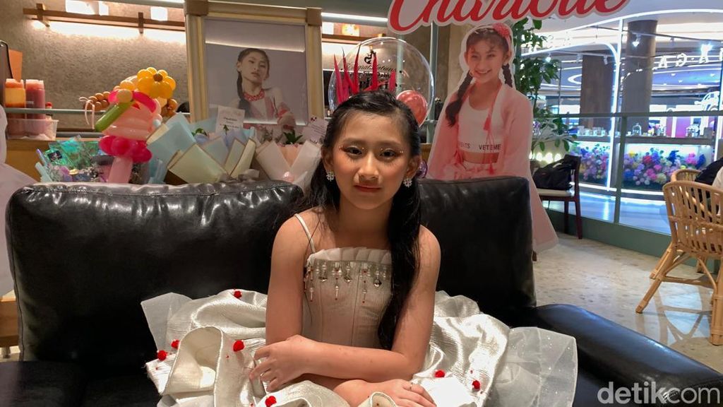 Charlotte Olivia Senang Bintangi Film Timur Mas In Wonderland