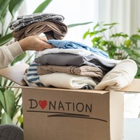 Kenapa Sumbangan Baju Bekas di Lokasi Bencana Rentan Jadi Sampah Fashion?