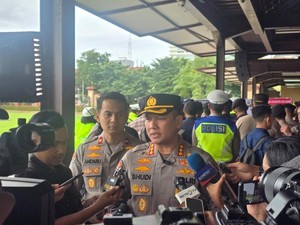 Polda Metro-Kodam Jaya Beri Pelayanan Humanis ke Massa Unras Hardiknas