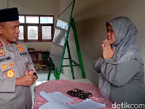 Tangis Guru Ponpes Cipasung Kala Mimpi Umrah Diwujudkan Kapolda Jabar