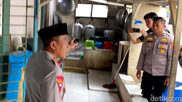 Kapolda Jabar Irjen Rudi Setiawan di Ponpes Cipasung Tasikmalaya Kapolda Jabar Irjen Rudi Setiawan di Ponpes Cipasung Tasikmalaya