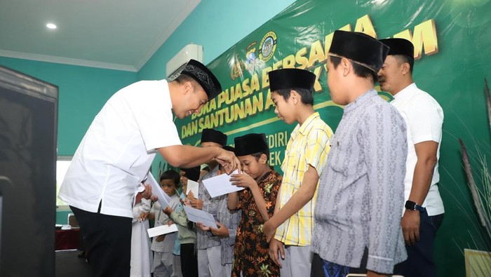 Kapolres Kediri berikan santunan ke anak yatim