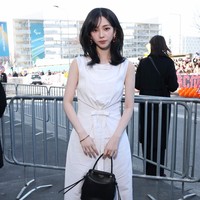 Personel girl group aespa, Karina kembali menghadiri peragaan busana Prada di Milan. Ia menunjukkan eksistensinya sebagai brand ambassador rumah mode asal Italia tersebut. Foto: Instagram