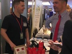 Keren! Foto dengan Ilusi Optik yang Bikin Jidat Mengkerut