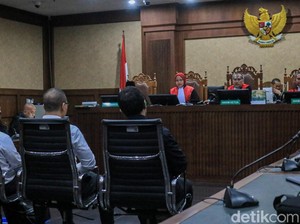 1 Hakim Dissenting Opinion soal Kerugian Negara di Kasus Minyak Mentah