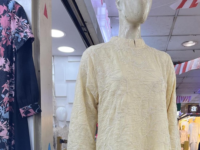 Koleksi baju Lebaran 2026 yang ada di Tanah Abang.