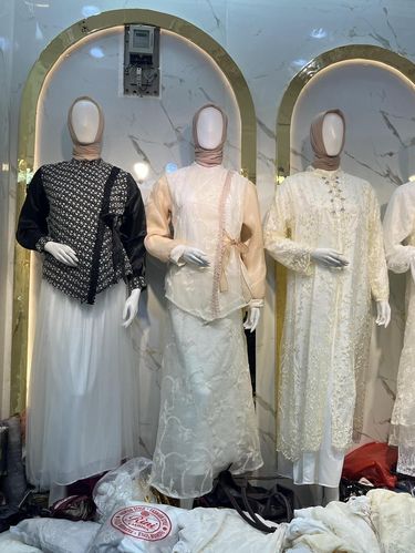 Koleksi baju Lebaran 2026 yang ada di Tanah Abang.