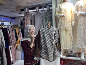 Lagi Viral! Model Janggan Jadi Primadona Baju Lebaran di Tanah Abang