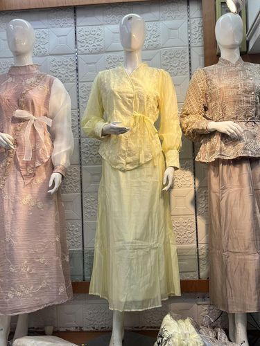 Koleksi baju Lebaran 2026 yang ada di Tanah Abang.