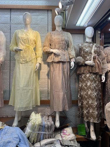 Koleksi baju Lebaran 2026 yang ada di Tanah Abang.