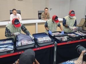 Penampakan Duit Rp 5 M dalam 5 Koper yang Disita KPK dari Safe House Ciputat