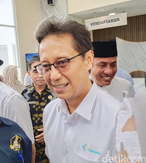 Menkes Budi Gunadi Sadikin saat berkunjung di RSUD Kota Bima, Jumat, (27/2/2026). (Dok. Rafiin/detikBali)