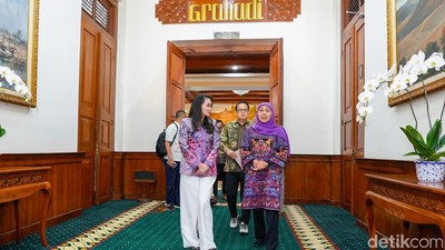 Momen Pertemuan Gubernur Khofifah dengan Gubernur Sherly Tjoanda di Grahadi