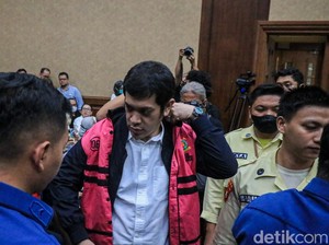 Video Anak Riza Chalid Divonis 15 Tahun Penjara di Kasus Minyak Mentah