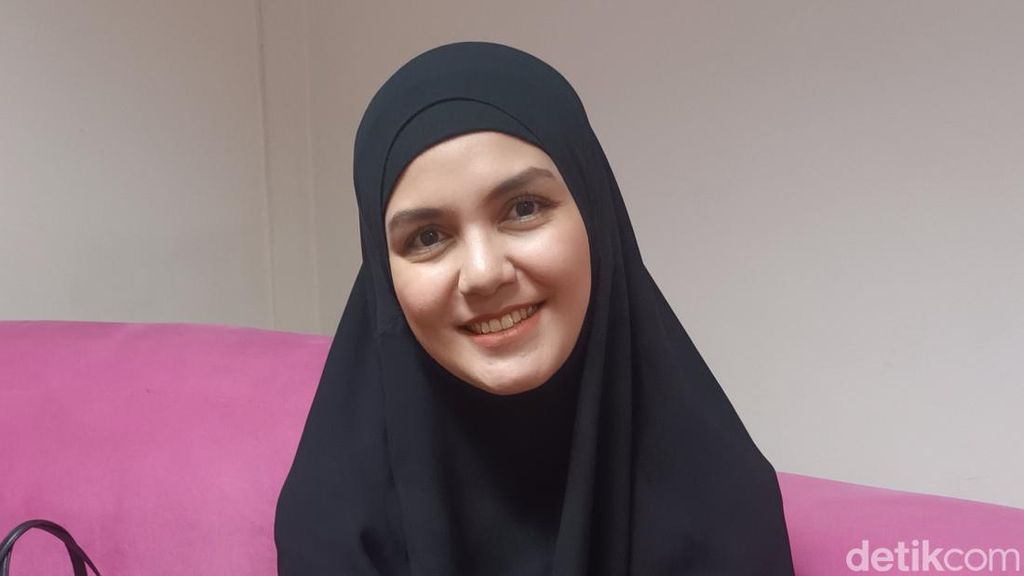 Ujian Hijrah Nadya Almira: Uang Syuting Enak Banget, tapi Gak Bisa Seperti Dulu