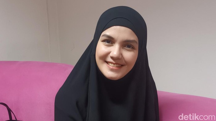 Nadya Almira ditemui di Jalan Kapten P Tendean, Jakarta Selatan.