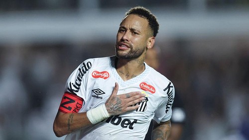 SSANTOS, BRAZIL - FEBRUARY 26: Neymar Jr of Santos celebrates after scoring the second goal of his team during a Brasileirao 2026 match between Santos and Vasco da Gama at Estadio Urbano Caldeira on February 26, 2026 in Santos, Brazil. (Photo by Alexandre Schneider/Getty Images)
