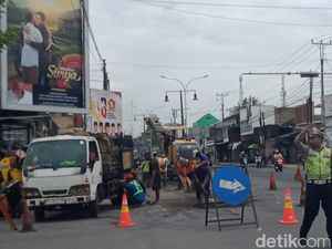 Perbaikan Jalan Jogja-Solo di Klaten Dikebut Jelang Arus Mudik