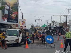 Perbaikan Jalan Jogja-Solo di Klaten Dikebut Jelang Arus Mudik