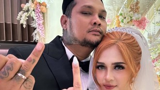 Foto Pernikahan Virgoun & Lindi Fitriyana, Kompak Pamer Cincin di Jari Manis