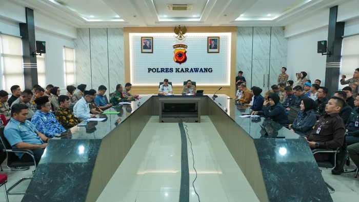Peserta Didik Sespimmen Polri saat diskusi kedaulatan pangan di Polres Karawang