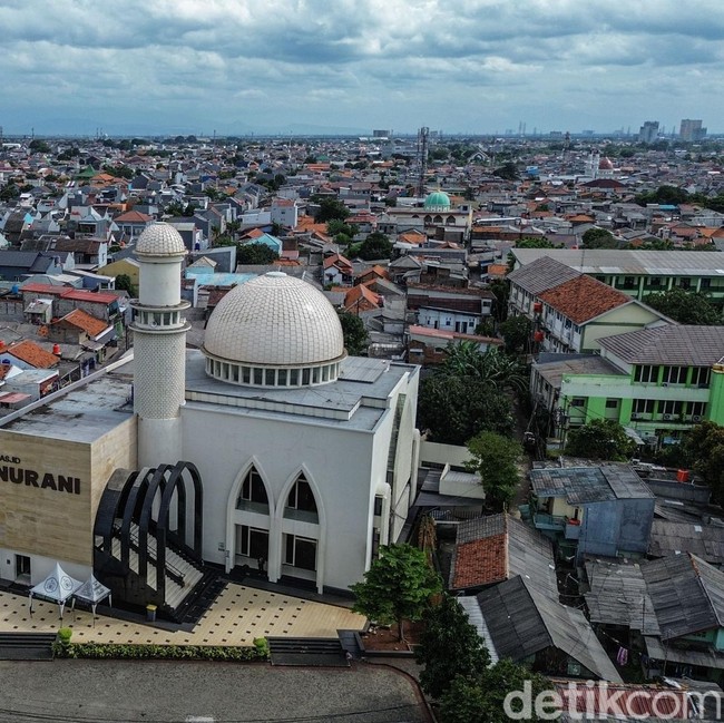 Potret Masjid Raya Nurani Yang Ikonik di Kranji Bekasi