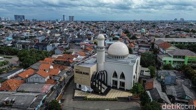 Potret Masjid Raya Nurani Yang Ikonik di Kranji Bekasi