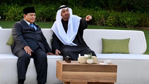 Presiden Uni Emirat Arab Sheikh Mohamed bin Zayed Al Nahyan bertemu dengan Presiden Prabowo Subianto di Abu Dhabi, Uni Emirat Arab, Kamis (26/2/2026). (Dok. Sekretariat Presiden)