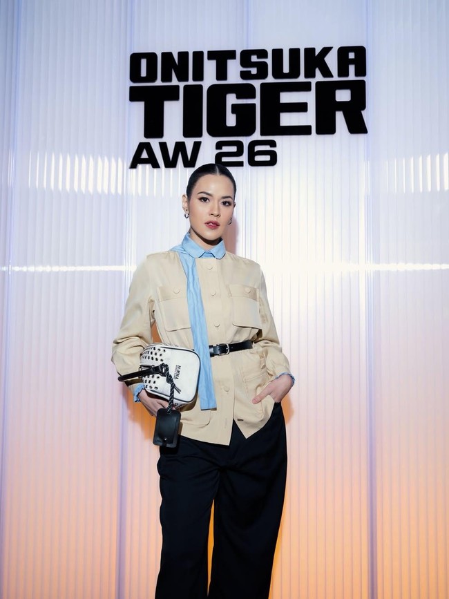 Preppy Chic, Gaya Raisa di Milan Fashion Week yang Curi Atensi