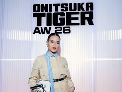 Preppy Chic, Gaya Raisa di Milan Fashion Week yang Curi Atensi