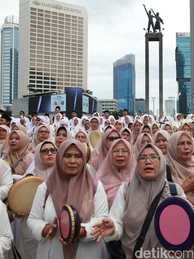 Rebana Kolosal Ramaikan Pembukaan Jakarta Ramadan Festival