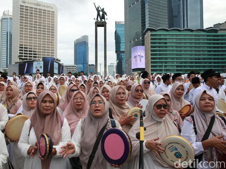 Rebana Kolosal Ramaikan Pembukaan Jakarta Ramadan Festival