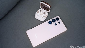 Di Indonesia, Galaxy Buds 4 Pro dijual dengan harga Rp 3.999.000 dan Galaxy Buds 4 dipasarkan seharga Rp 2.999.000. Foto: Adi FR/detikINET