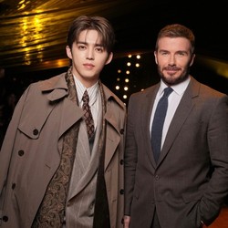 Potret S.Coups Bareng David Beckham di Milan