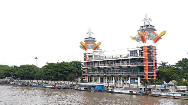 Taman Siring 0 Kilometer Banjarmasin. Taman Siring 0 Kilometer Banjarmasin.