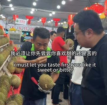 Trump China makan durian 'Trump versi China' Ajak Keluarga Makan Durian, Momennya Jadi Sorotan Netizen