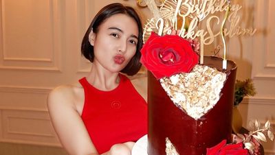Wika Salim Ultah, Dapat Kado Tas Miu Miu