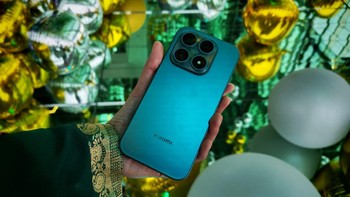 Kamera yang dibawa oleh Xiaomi 17 pun gokil. Ada tiga kamera Leica yang disematkan dalam HP Xiaomi 17. Yang pertama adalah Leica Main Camera dengan 50 MP, kemudian Leica ultra-wide 50 MP, dan Leica 60 mm floating telephoto 50 MP. Kamera utama Leica dilengkapi dengan light fusion 950 image sensor. Kamera depannya membawa resolusi 50 MP. Foto: Aisyah Kamaliah/detikINET