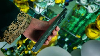 Adapun bodi dari perangkat ini 151.1mm x 71.8mm x 8.06mm. Beratnya 191 gram. Foto: Aisyah Kamaliah/detikINET