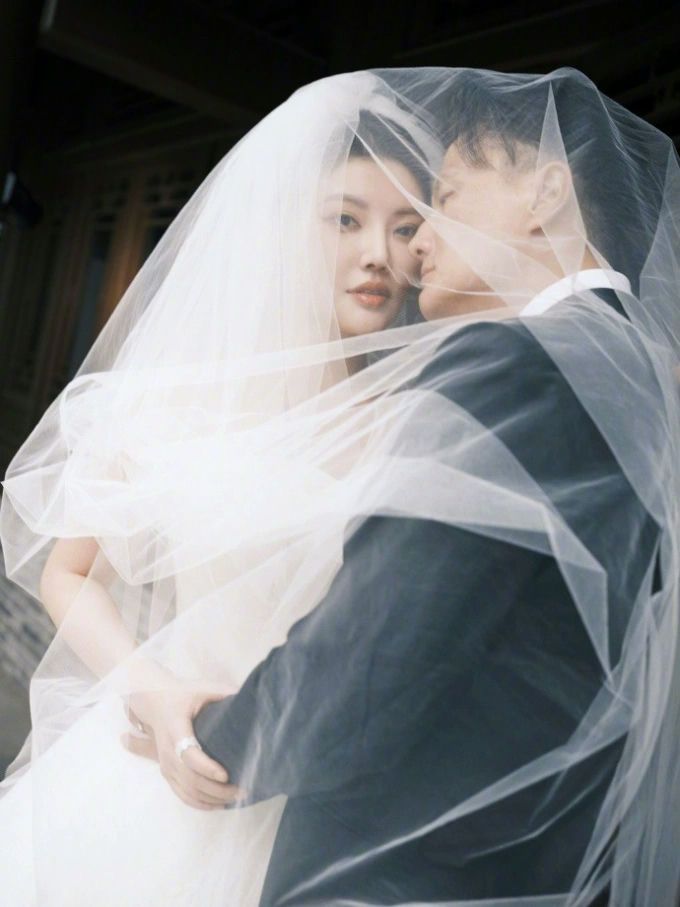 Xu Dongdong dan Terence Yin Pasangan artis Xu Dongdong dan Terence Yin.