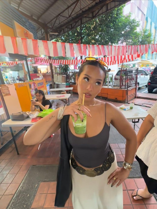 Serunya Zahwa Massaid saat Jajan Matcha hingga Cicip Peach Cobbler