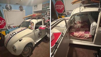 Mobil klasik ini diparkir permanen di kamar dan dijadikan tempat tidur. Kalau bangun kesiangan mungkin tinggal nyalain mesin, langsung berangkat mimpi lagi. Dok. BoredPanda