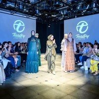 Terry Putri juga mengembangkan bisnis pakaian muslim dengan nama Territory. Brand ini menghadirkan busana yang modern.  Foto: Dok. Instagram